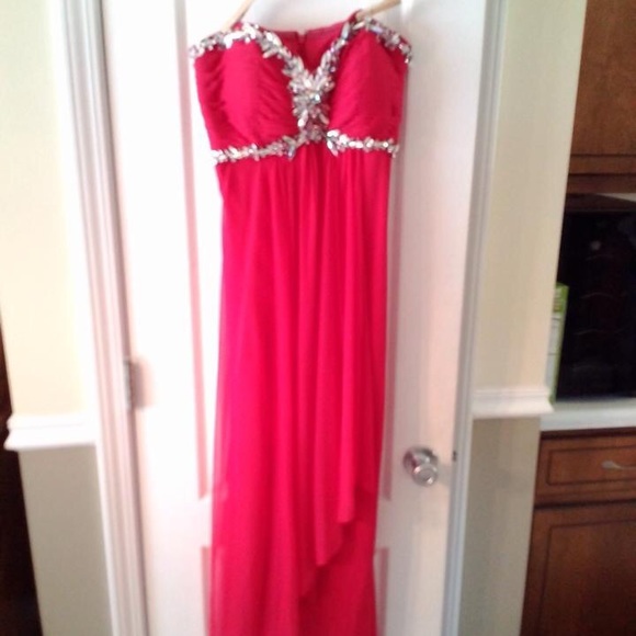 Formal Dress - Picture 2 of 3
